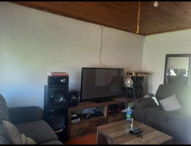 2 BEDROOM HOUSE FOR SALE IN SEBOKENG UNIT 17